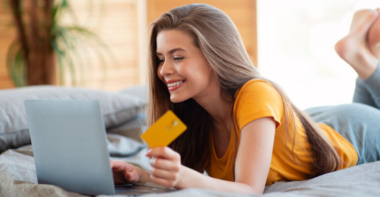 Digital-First Brands Gaining Ground With Younger, Resilient Shoppers